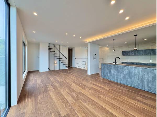 子供たちが元気に走り回る姿が目に浮かぶ空間です