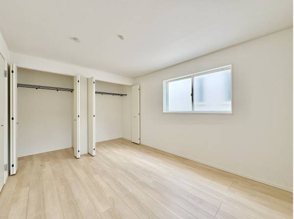 各居室に豊富な収納がございます