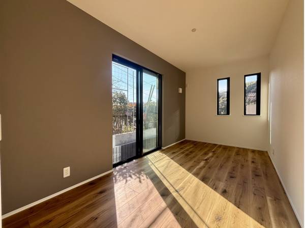 アクセントクロスが特徴的な寝室