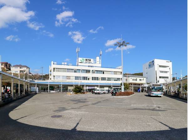 最寄り駅は逗子駅です