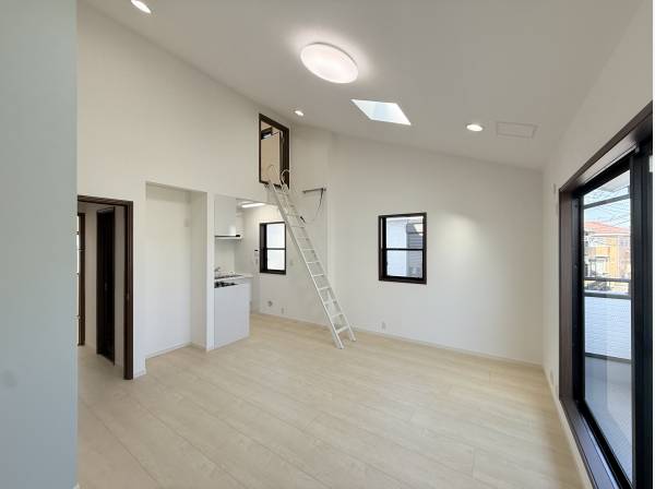 フルリノベーションにより一新されたリビング