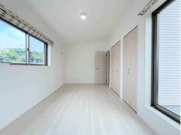 お部屋からは鎌倉の自然を望み、心地良い空間に
