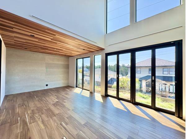 立体的な空間が嬉しい、自由に生きることを楽しむ家

