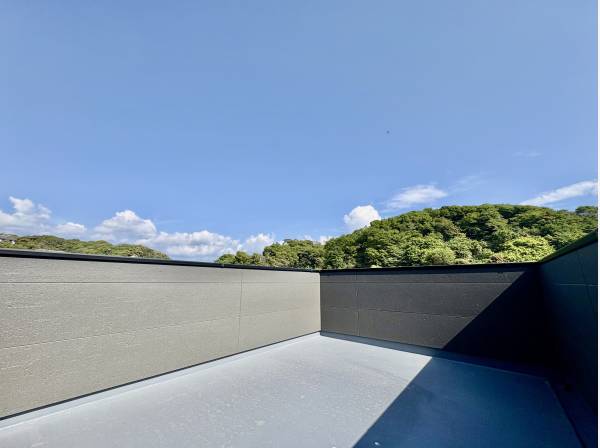 ルーフバルコニーからは遮るものがありません！自然がいっぱいです！