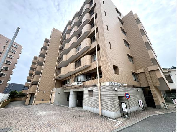 逗子駅徒歩5分の立地です。