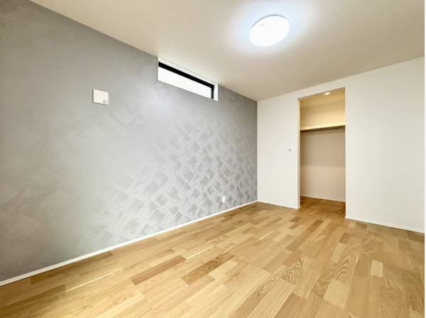 約9帖のWIC付き洋室