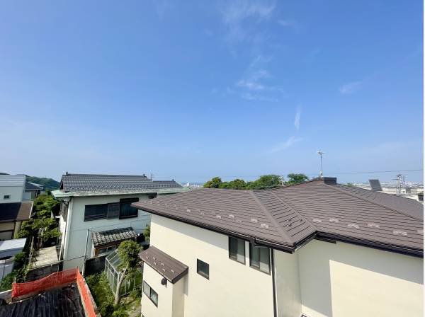 天気の良い日には相模湾や富士山が眺望できます