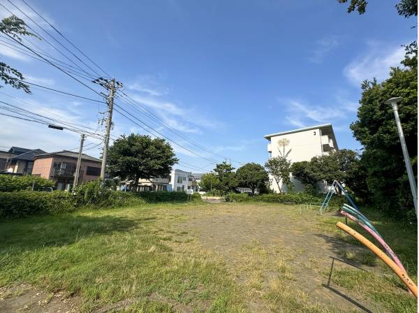 虹ケ浜公園まで徒歩4分（約270m）