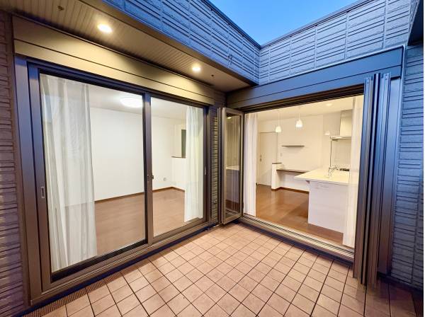 オープンロッジはアウトドアリビングとしてご活用いただけます。