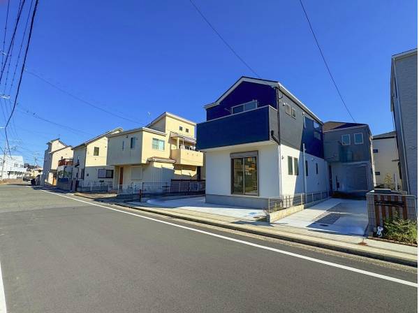 前面道路はこんなにゆったり。でも車はポツポツ通る位でした。