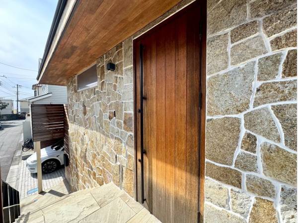 玄関アプローチ