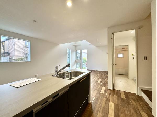 全体を見渡すキッチン