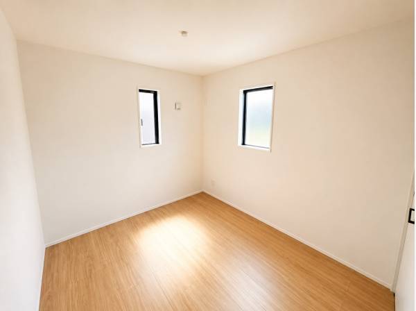 子ども部屋や書斎など多彩な使い方ができる一部屋です。