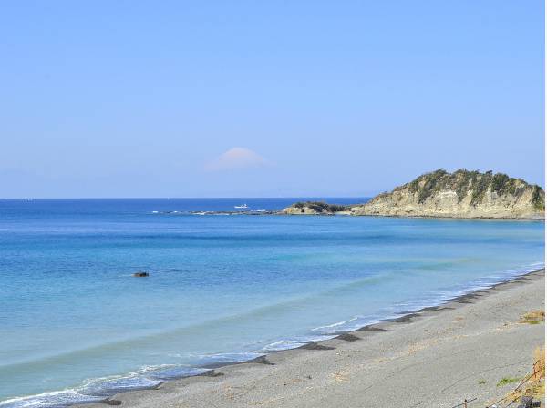 秋谷海岸まで徒歩12分(約900ｍ)