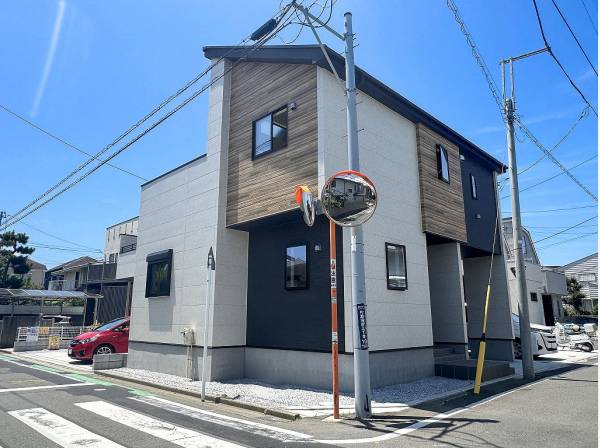 角地のため陽当たりに恵まれています