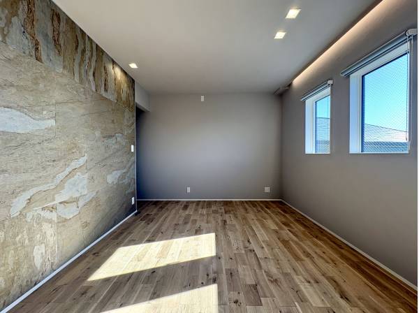 主寝室にも大きなWICがあります。