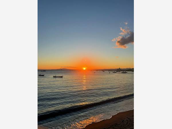 海まで徒歩1分 (約70ｍ)