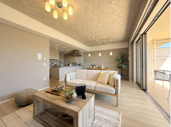 ウッドテラスでにはシームレスに出入りできます