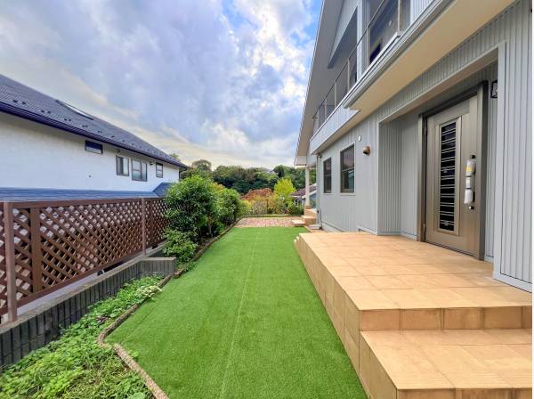 お庭が広々でガーデニングやペットを飼っている方にもおすすめ