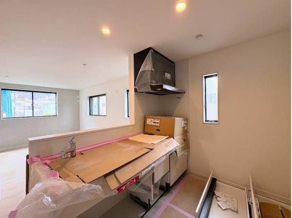 家族との会話が弾む対面式キッチン