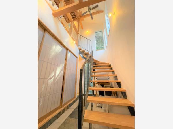 スケルトン階段で空間を広くオシャレに…