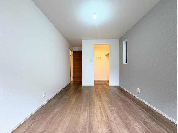 ウォークインクローゼットも完備です