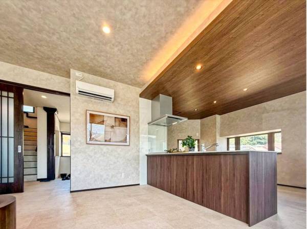 約29.8帖のLDK/令和7年7月にリノベーション完工済み