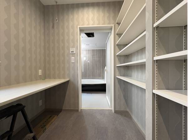 収納もできるサニタリールーム