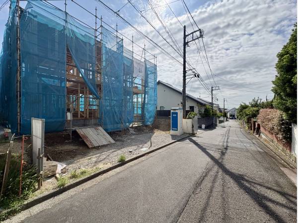 全面道路もゆとりがあり駐車も楽々