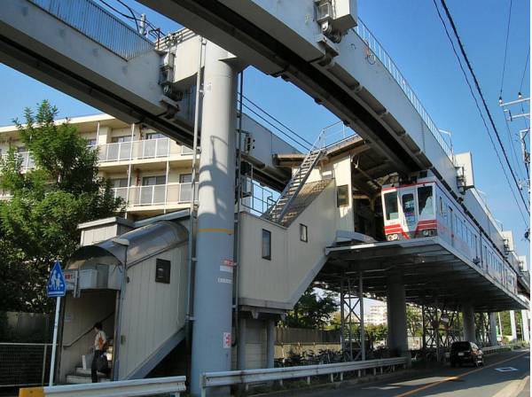湘南モノレール「湘南深沢」駅まで徒歩12分
