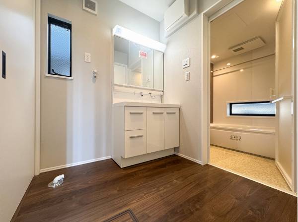 水周りもゆとりある広さを確保し朝の忙しい時間も快適