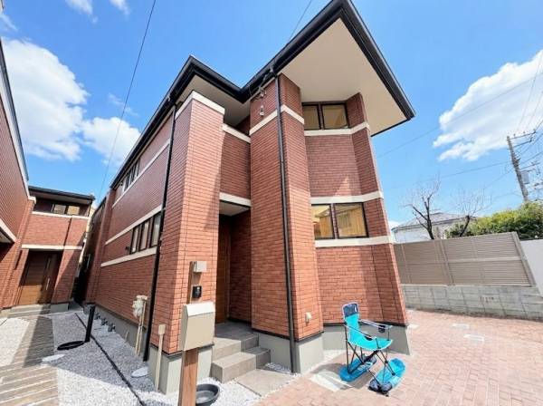 一見目を引く個性ある外観。