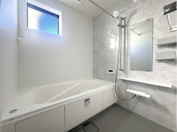 バスルームは清潔感のあるカラーで統一