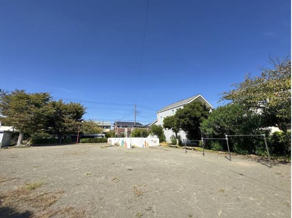 ハイランド夕陽台公園まで徒歩5分（約350m）