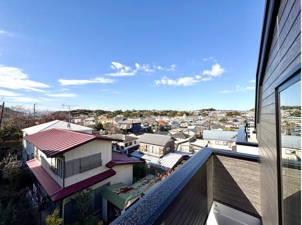 2階からは開放的な眺望が広がります。