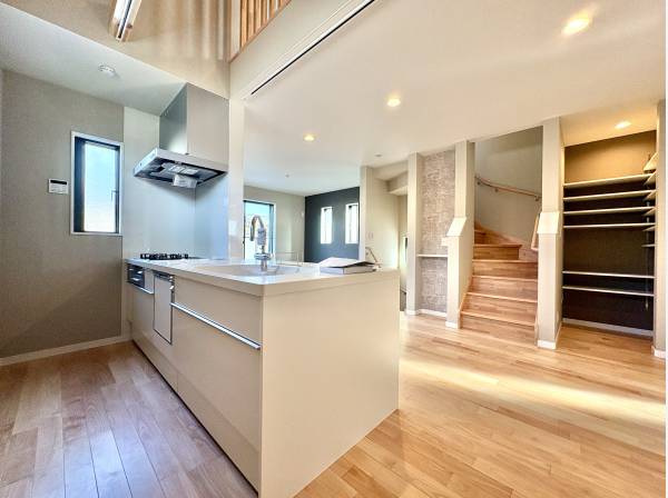 オープンタイプのシステムキッチン