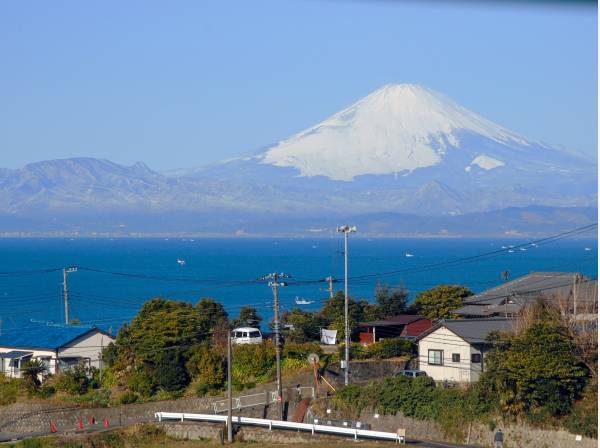 空気の澄んだ日には富士山も望めるロケーション！