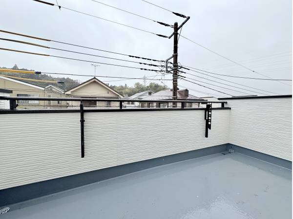 広く使えるバルコニースペース