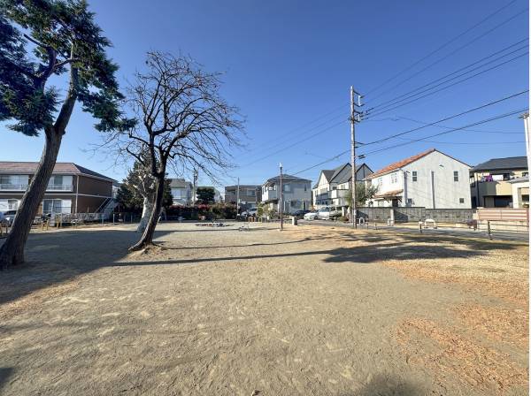 鵠沼桜が岡公園まで徒歩3分（約170m）