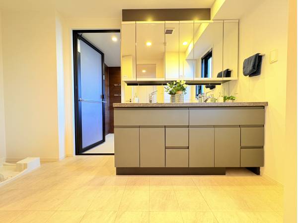 サニタリースペース、ラグジュアリーな空間です