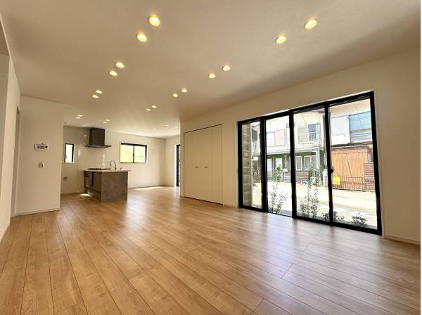 家具を置いてもゆとりがあり、インテリアの楽しみも広がります。