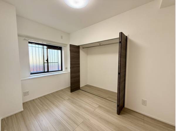 収納豊富な洋室！