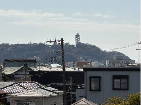 ルーフバルコニーから江の島が見えます！