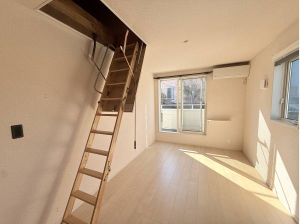 クローゼット完備の居室