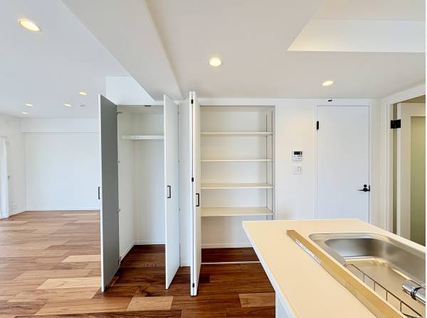 便利な収納を備えたLDK