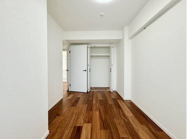 5.6帖の洋室。全室クローゼット付きです