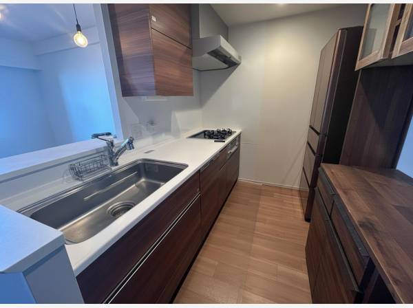 使い勝手の良さそうなキッチンです♪