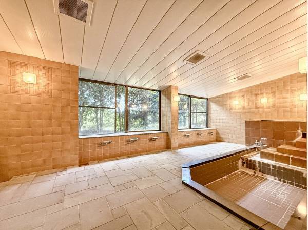 温泉を引くことも可能な大浴場