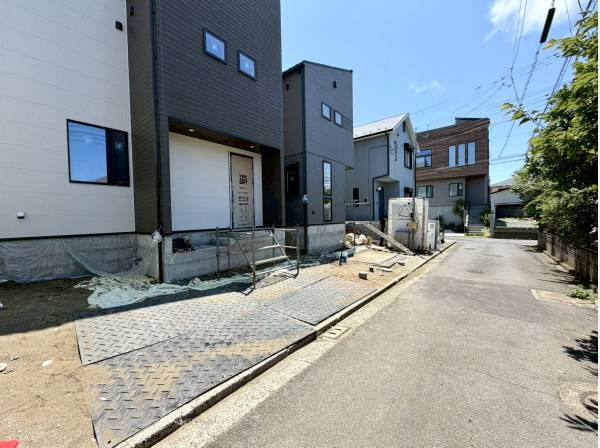 前面道路は車通りも少ないです