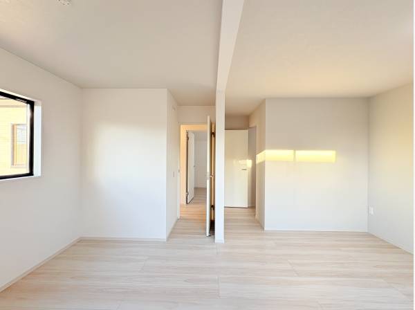 将来的に間仕切り可能な洋室１３．１帖（※別途費用が掛かります）